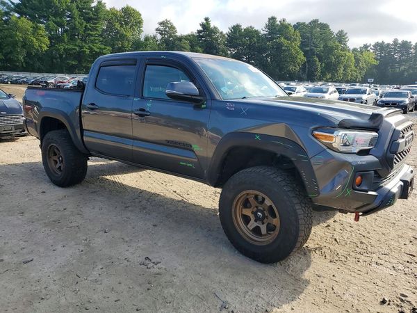 2017 TOYOTA TACOMA