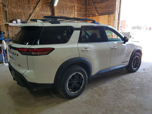 2025 NISSAN PATHFINDER SV