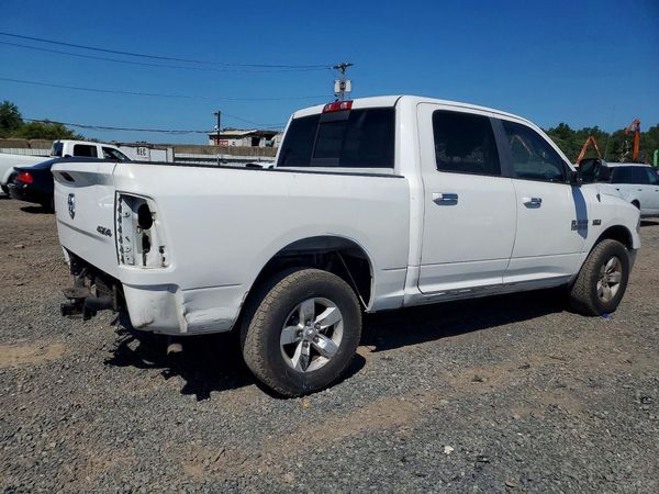 2018 RAM 1500 SLT CREW CAB 4X4
