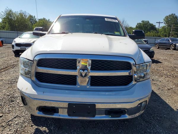 2018 RAM 1500 SLT CREW CAB 4X4