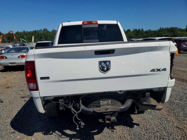 2018 RAM 1500 SLT CREW CAB 4X4
