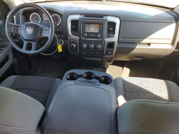 2018 RAM 1500 SLT CREW CAB 4X4