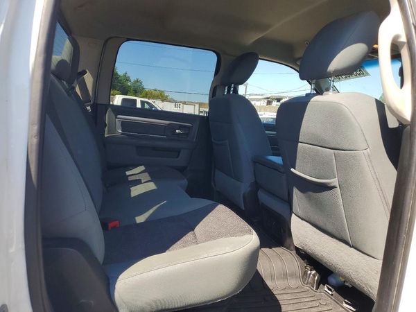 2018 RAM 1500 SLT CREW CAB 4X4
