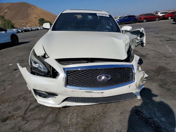 2018 INFINITI Q70