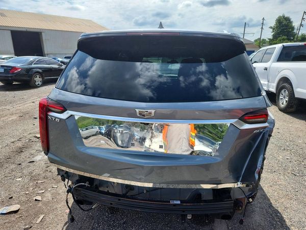 2021 CADILLAC XT6