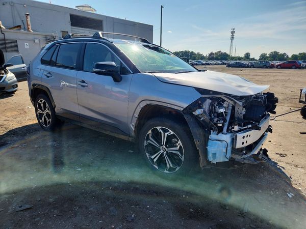 2025 TOYOTA RAV4 XSE
