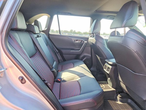 2025 TOYOTA RAV4 XSE
