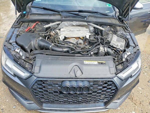 2018 AUDI S4/RS4 — Engine bay