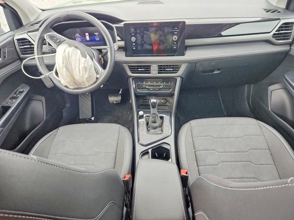 2025 VOLKSWAGEN TAOS