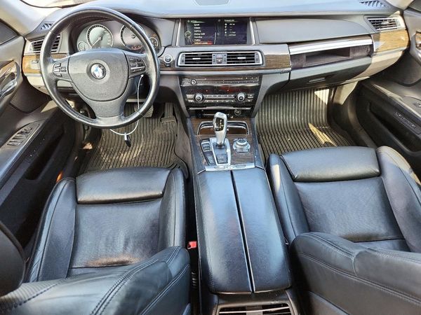 2013 BMW 740 xDrive