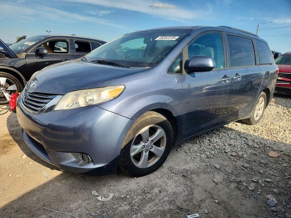 2015 TOYOTA SIENNA