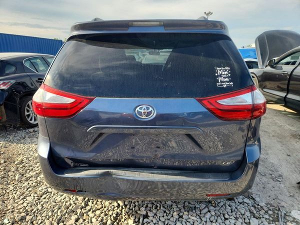 2015 TOYOTA SIENNA
