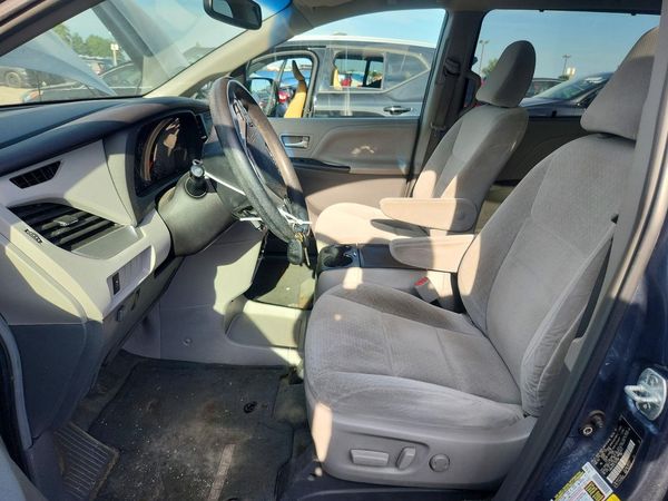2015 TOYOTA SIENNA