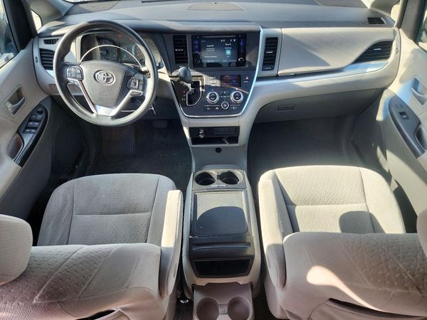 2015 TOYOTA SIENNA
