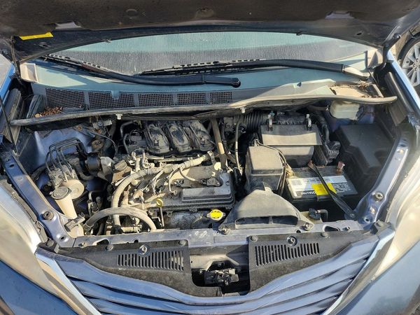 2015 TOYOTA SIENNA