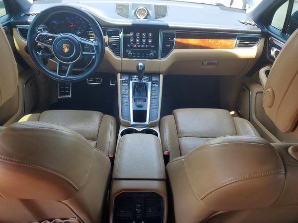 2017 PORSCHE MACAN