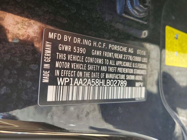 2017 PORSCHE MACAN