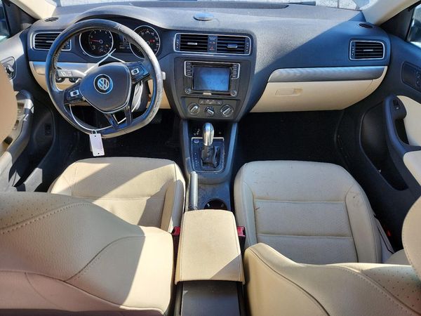 2017 VOLKSWAGEN JETTA SE