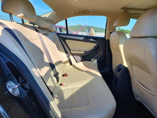 2017 VOLKSWAGEN JETTA SE