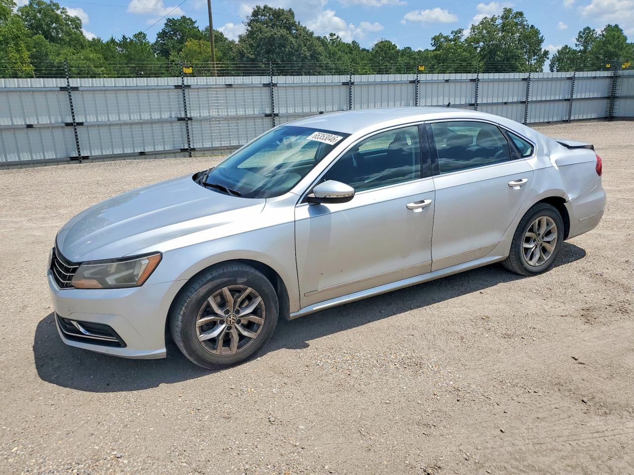 2017 VOLKSWAGEN PASSAT