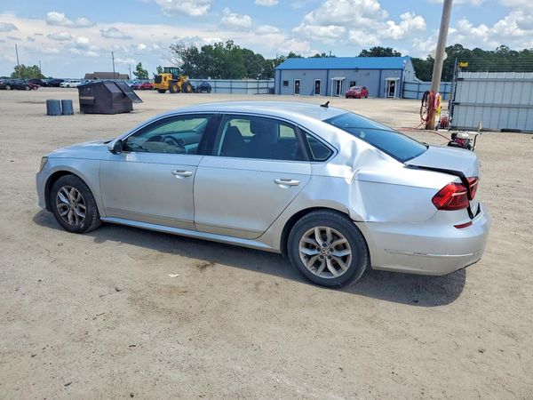 2017 VOLKSWAGEN PASSAT