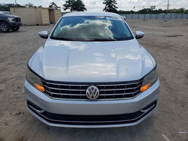 2017 VOLKSWAGEN PASSAT