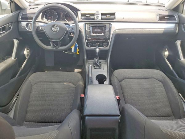 2017 VOLKSWAGEN PASSAT