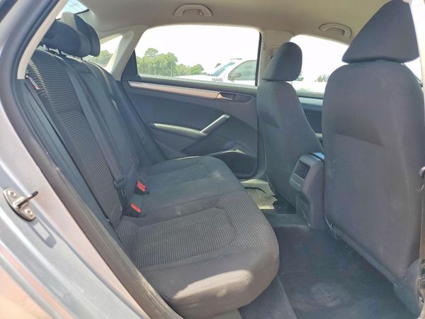 2017 VOLKSWAGEN PASSAT