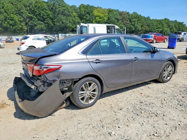2016 TOYOTA CAMRY