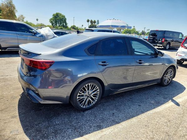 2022 KIA FORTE