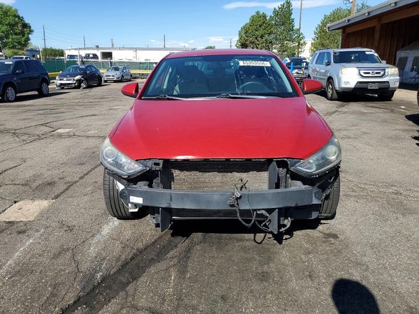 2018 HYUNDAI ELANTRA SE