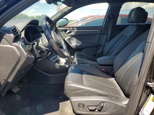2022 AUDI Q3 — DENT