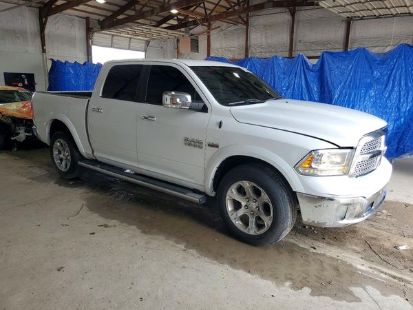 2018 RAM 1500 LARAMIE CREW CAB 4X4