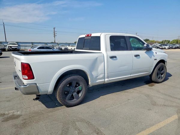 2017 RAM 1500 SLT