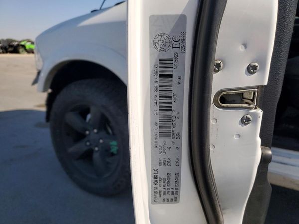 2017 RAM 1500 SLT