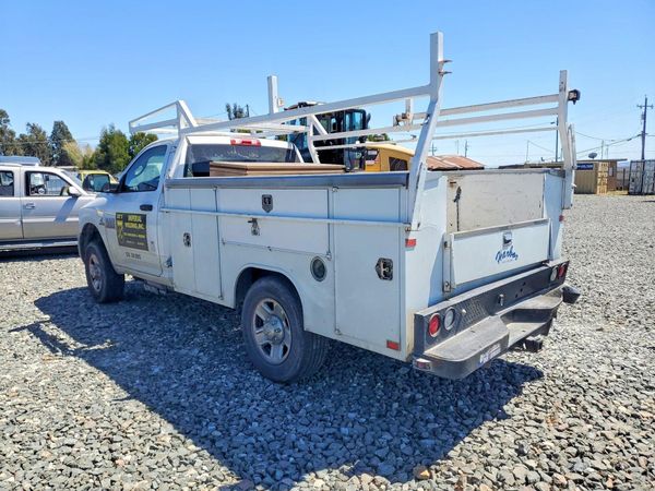 2016 RAM 3500 REG CAB CHASSIS