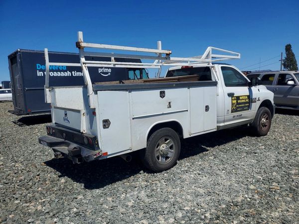 2016 RAM 3500 REG CAB CHASSIS