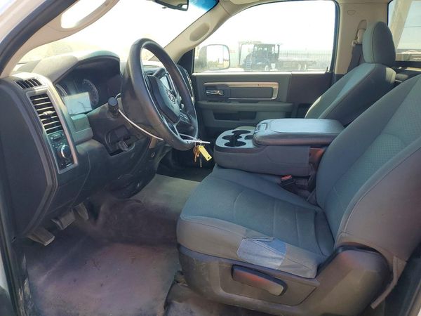 2016 RAM 3500 REG CAB CHASSIS
