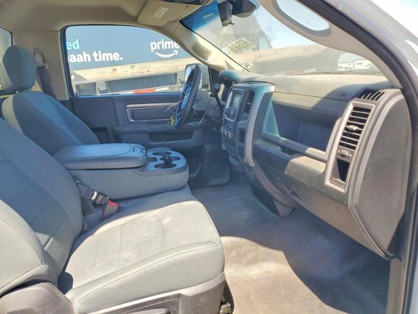 2016 RAM 3500 REG CAB CHASSIS