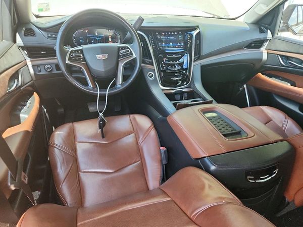 2016 CADILLAC ESCALADE Luxury