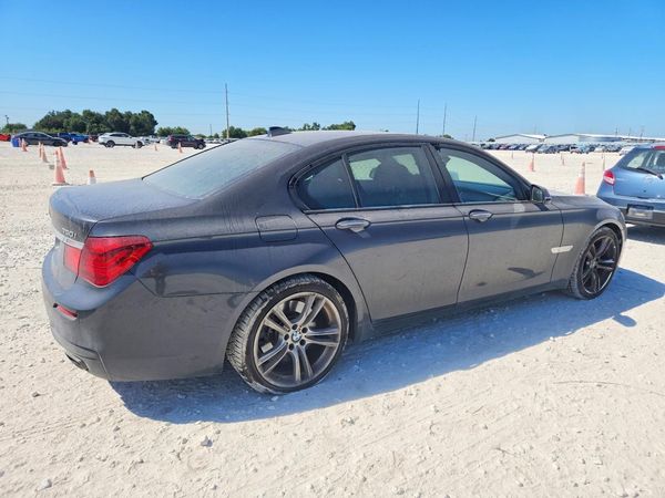 2015 BMW 750 750i/Alpina B7