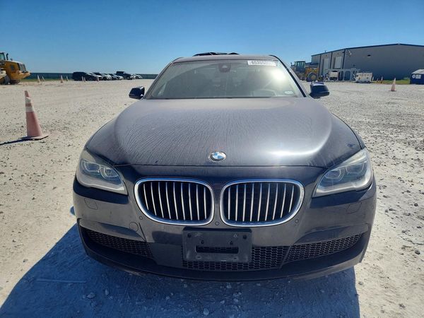 2015 BMW 750 750i/Alpina B7