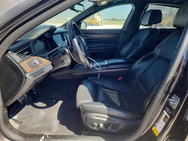 2015 BMW 750 750i/Alpina B7