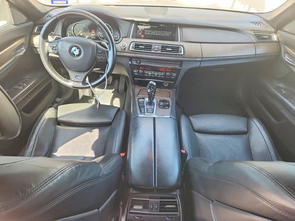 2015 BMW 750 750i/Alpina B7