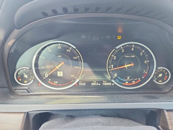 2015 BMW 750 750i/Alpina B7
