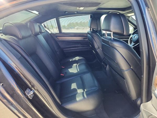 2015 BMW 750 750i/Alpina B7