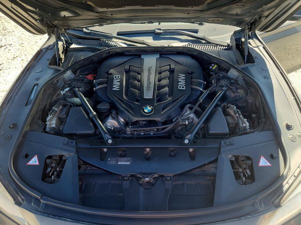 2015 BMW 750 750i/Alpina B7
