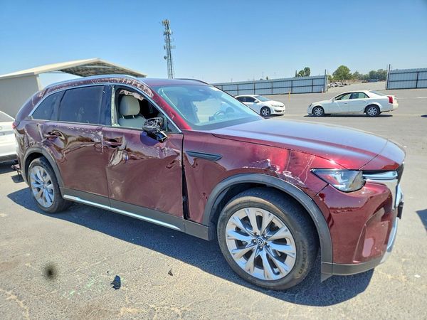 2024 MAZDA CX-90 Premium Package — Passenger 3/4