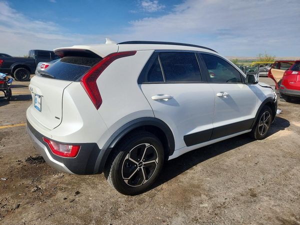 2023 KIA NIRO