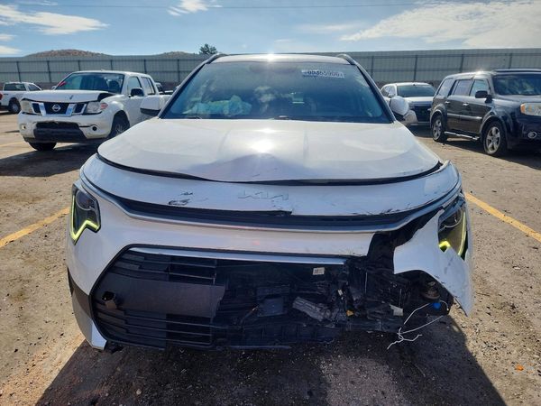 2023 KIA NIRO